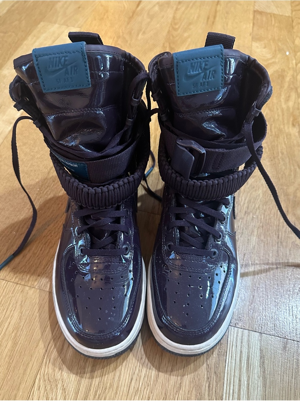 Nike SF AF1 Winterized Patent High Top Sneaker Boots Burgundy Women’s 6.5